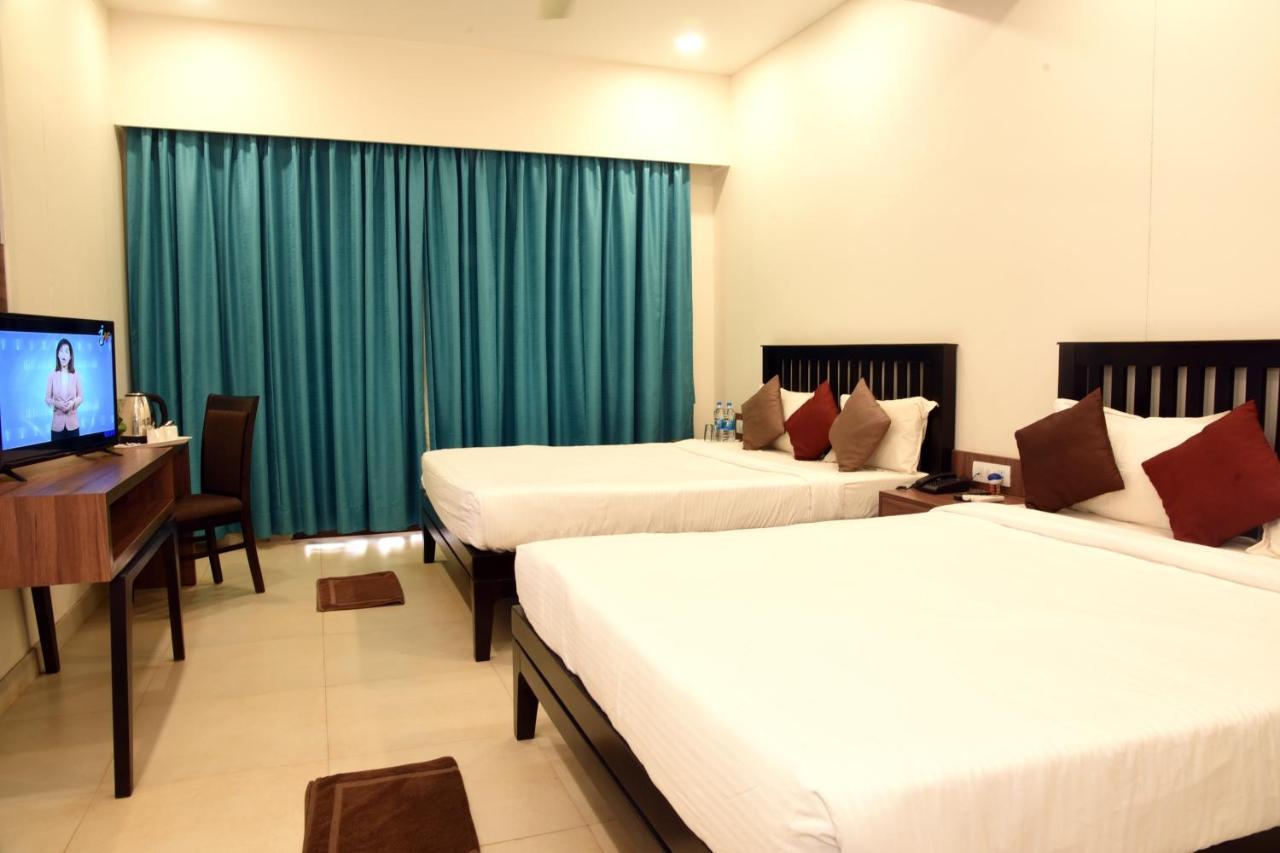 บลู คันทรี่ รีสอร์ต Hotel พันช์กานี ภายนอก รูปภาพ
