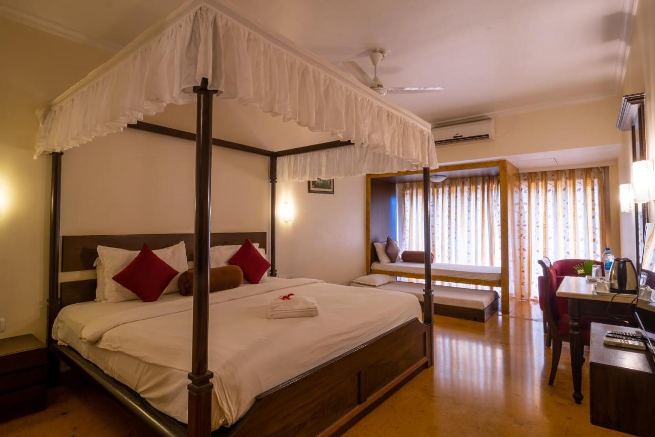 บลู คันทรี่ รีสอร์ต Hotel พันช์กานี ภายนอก รูปภาพ