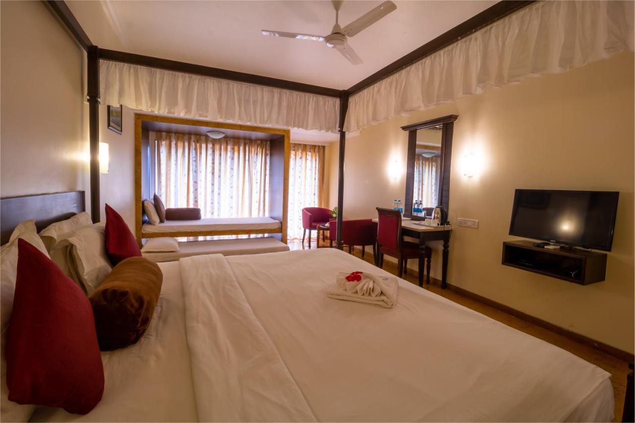 บลู คันทรี่ รีสอร์ต Hotel พันช์กานี ภายนอก รูปภาพ