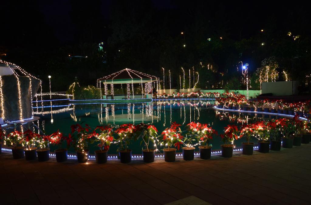 บลู คันทรี่ รีสอร์ต Hotel พันช์กานี ภายนอก รูปภาพ