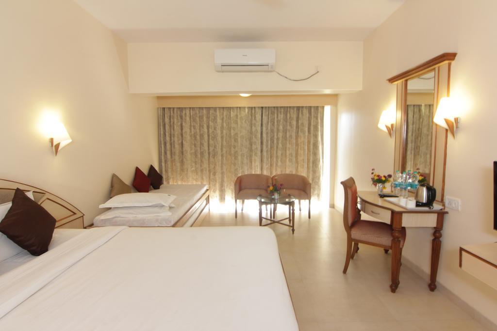 บลู คันทรี่ รีสอร์ต Hotel พันช์กานี ห้อง รูปภาพ