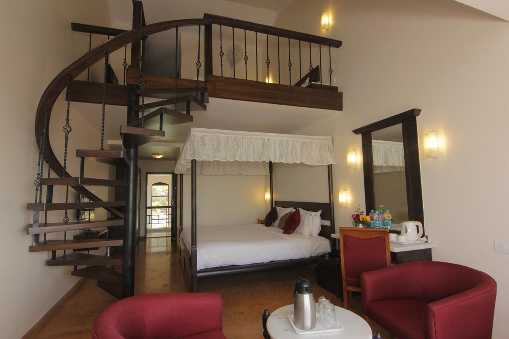 บลู คันทรี่ รีสอร์ต Hotel พันช์กานี ห้อง รูปภาพ